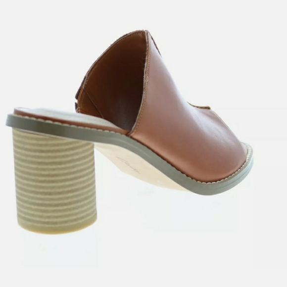 CLARKS GLACIER CHIC TAN GENUINE LEATHER MULES SZ 9.5 🌟 🌟 - Picture 7 of 11